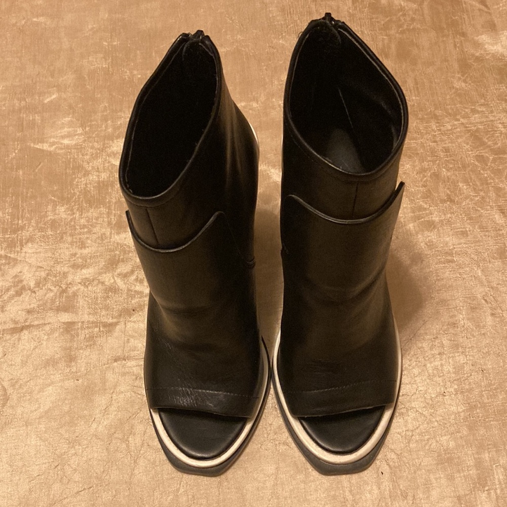 TopShop Premium Black Leather Heels - Picture 2 of 6